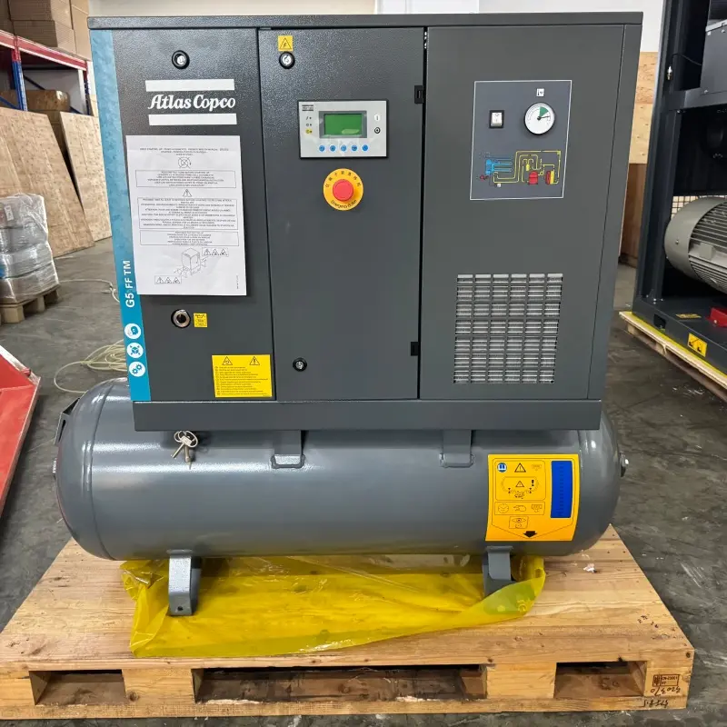 Skrutkový kompresor so vstrekovaním oleja Atlas Copco G5 FF 5,5 kW 7,5 HP originálny integrovaný sušič